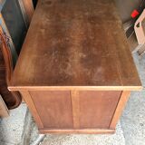 Desk administrative old oak to curtains