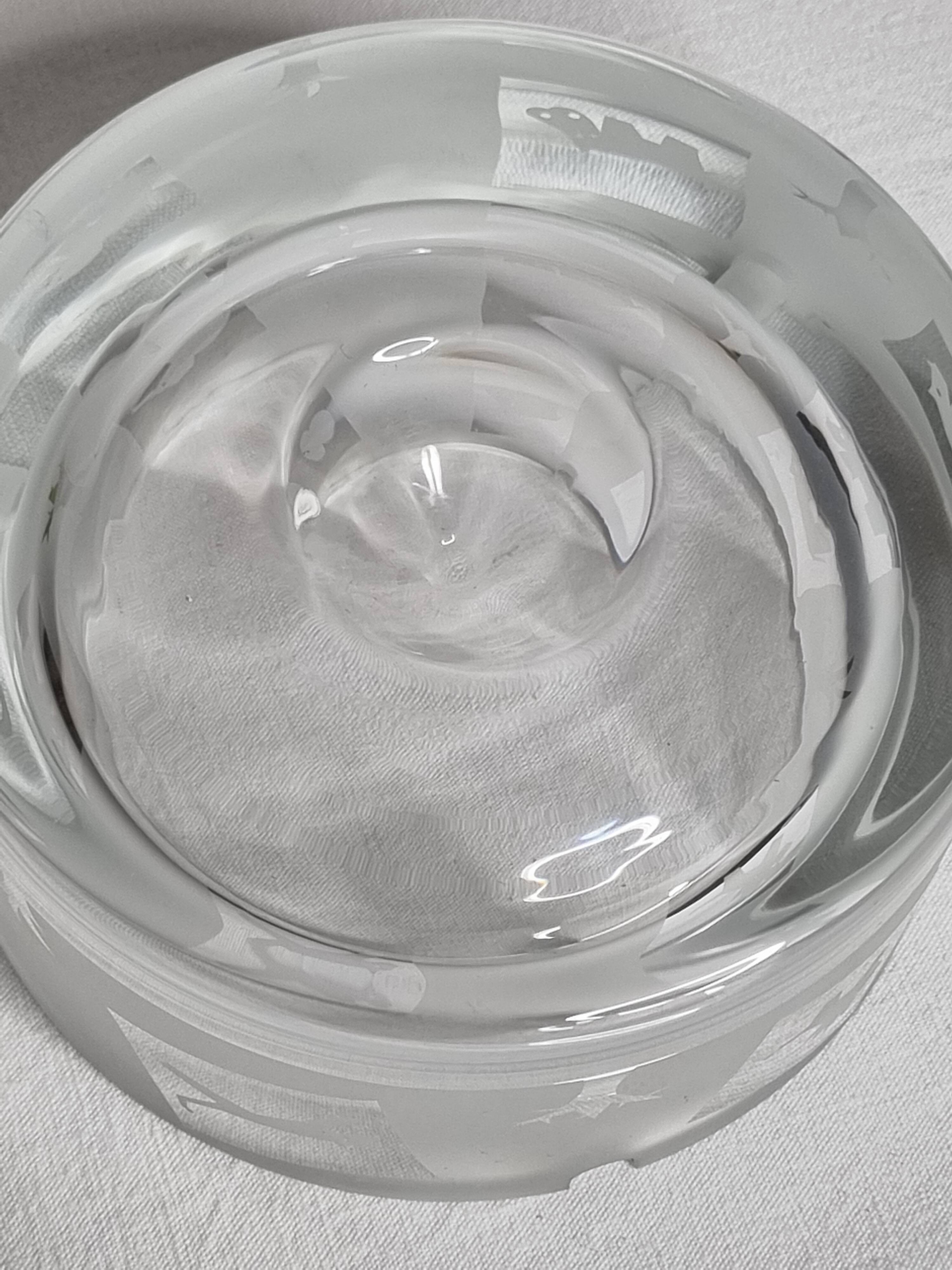 Thick frosted glass ashtray and pocket tray, 1980s savannah design, 13 cm.