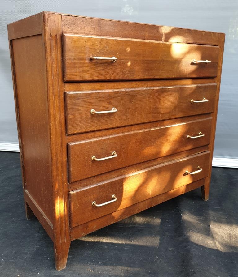 Dresser 1960