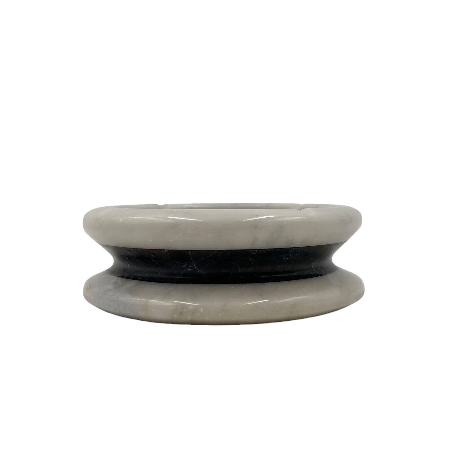 Black and white marble inlays ashtray, Casigliani Italy, 1970s