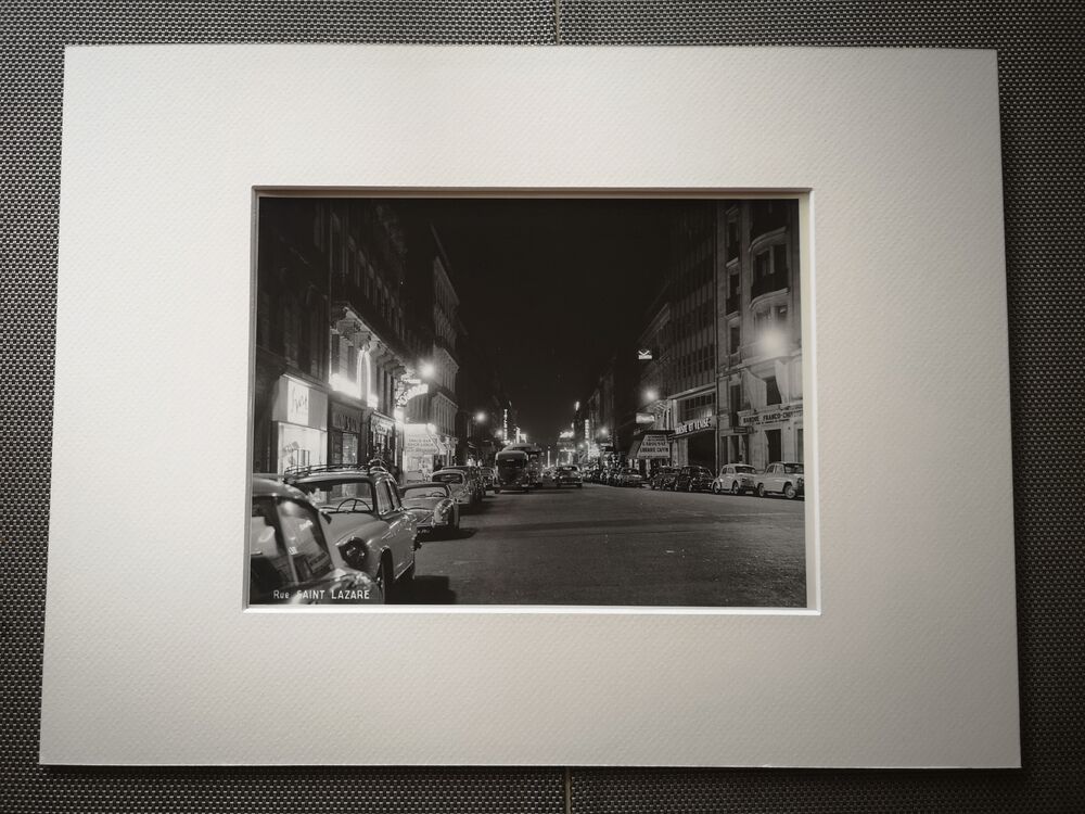 Photograph 18x24cm - Black and white silver print - Rue Saint Lazare - 1950s-1960s