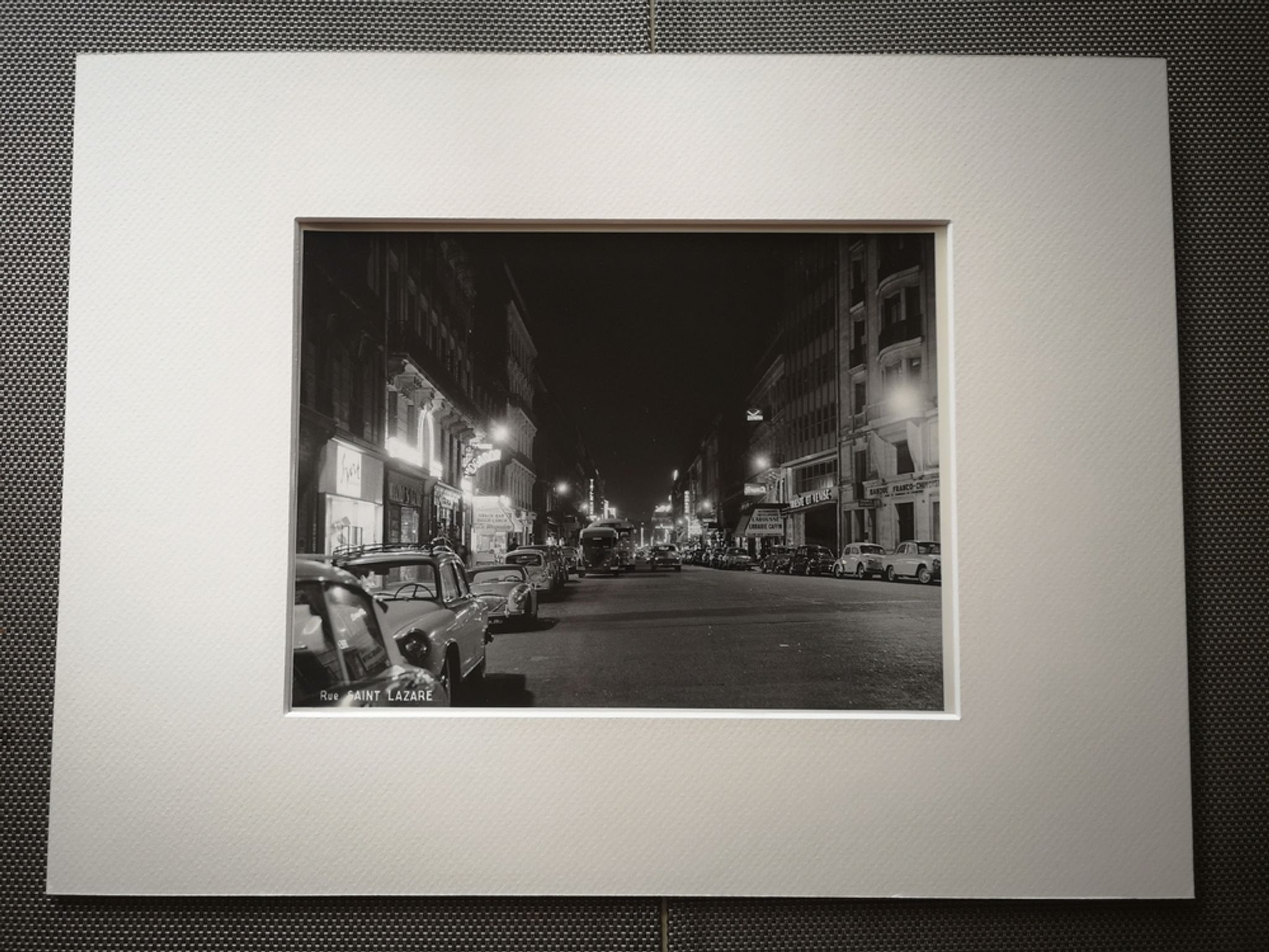 Photograph 18x24cm - Black and white silver print - Rue Saint Lazare - 1950s-1960s