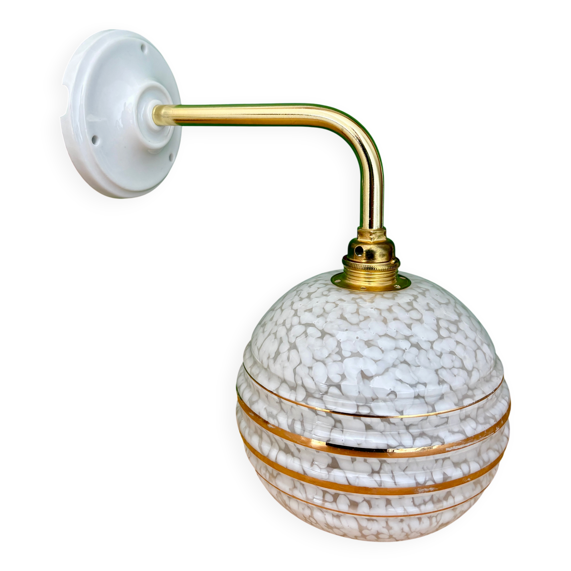 Applique coudée globe vintage en verre de Clichy blanc et doré