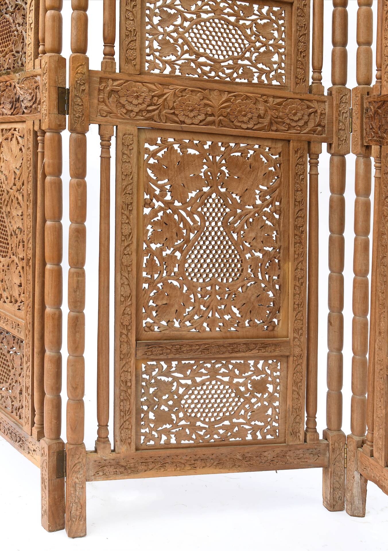 Indian four-leaf wooden screen