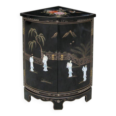 Meuble d'angle chinois noir incrusté de nacres
