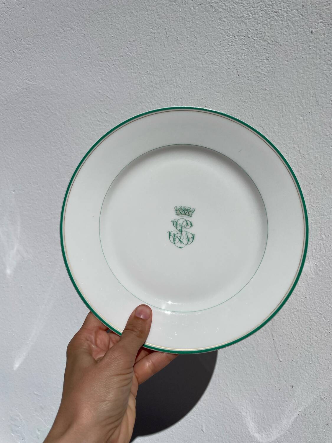 4 monogrammed dessert plates