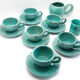 Lot de 6 tasses en terre émaillée bleu turquoise avec leurs soucoupes et leur pot à lait