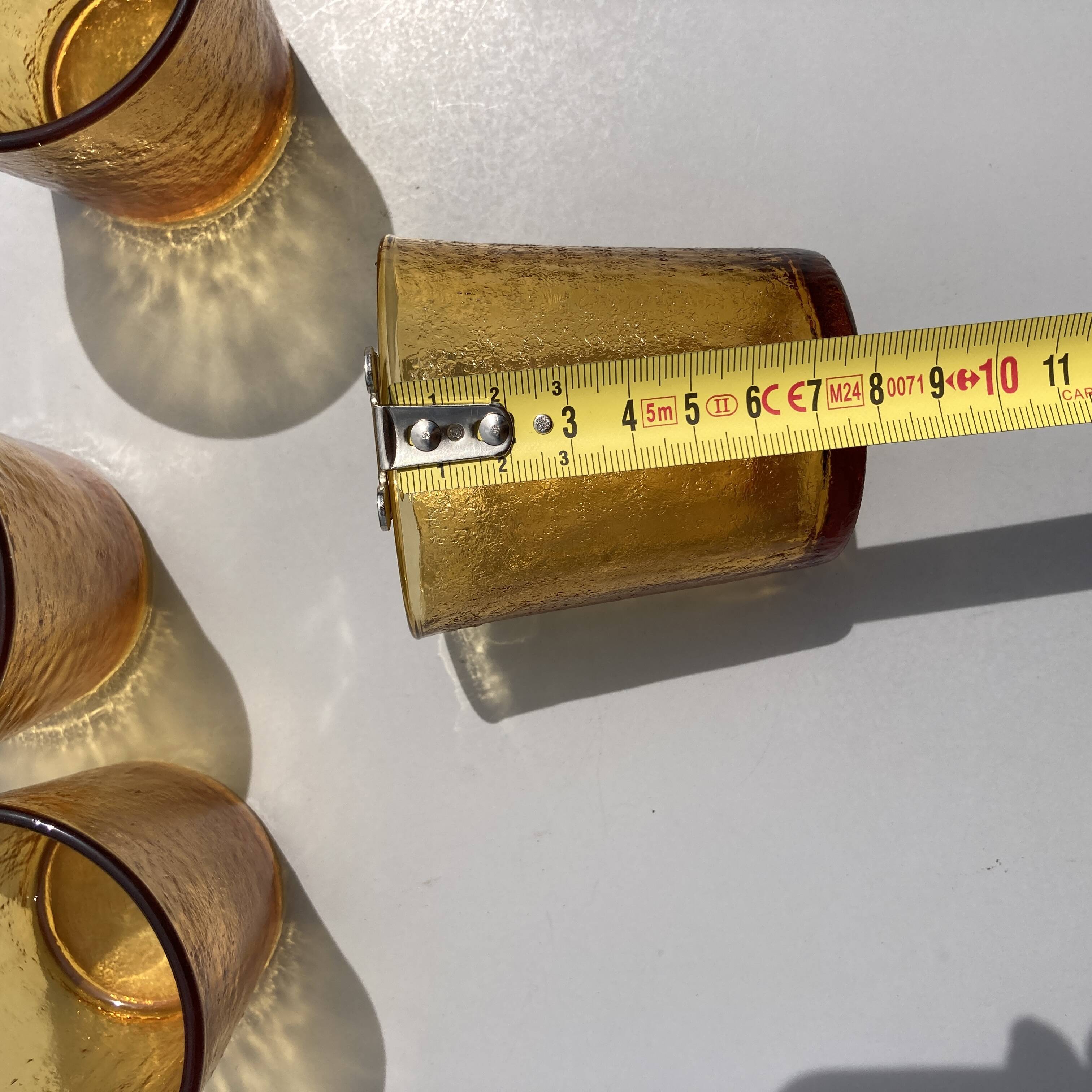 Suite de 4 verres lever ambrés, années 70
