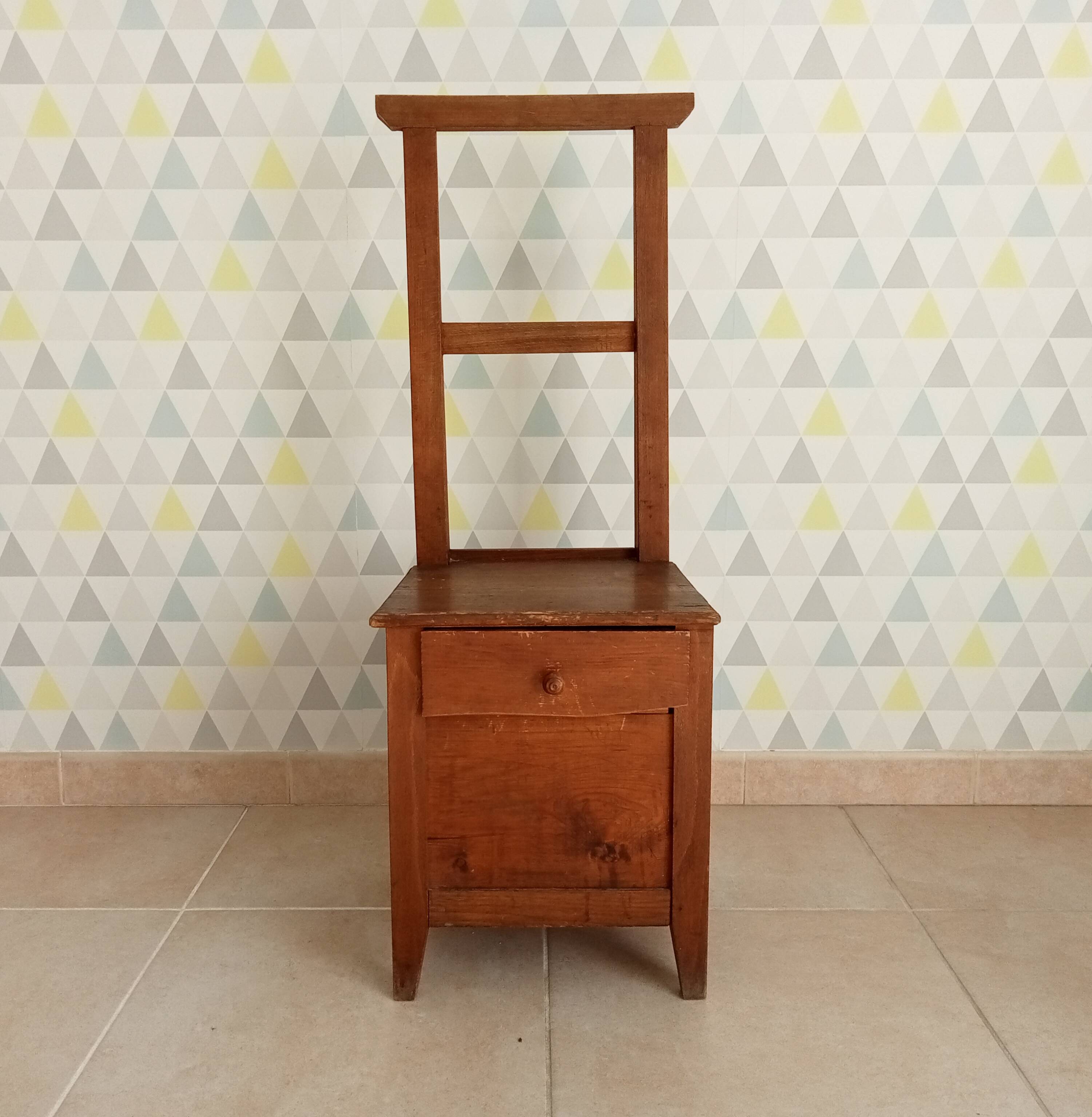 Antique oak shoeshine chair from the 40s/50s