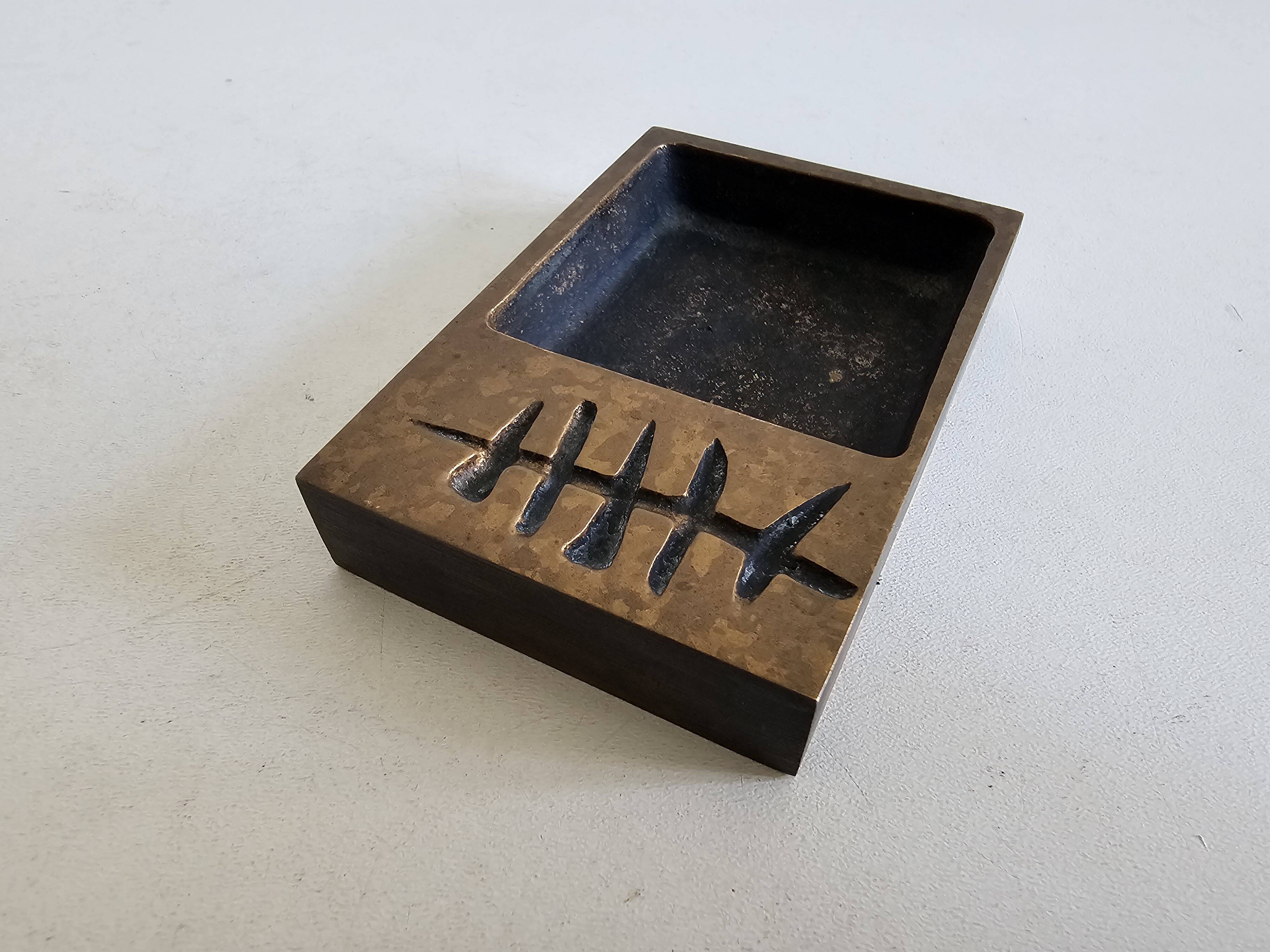 Bronze ashtray attributed to Jacques Lauterbach Plante vintage from the 1970s