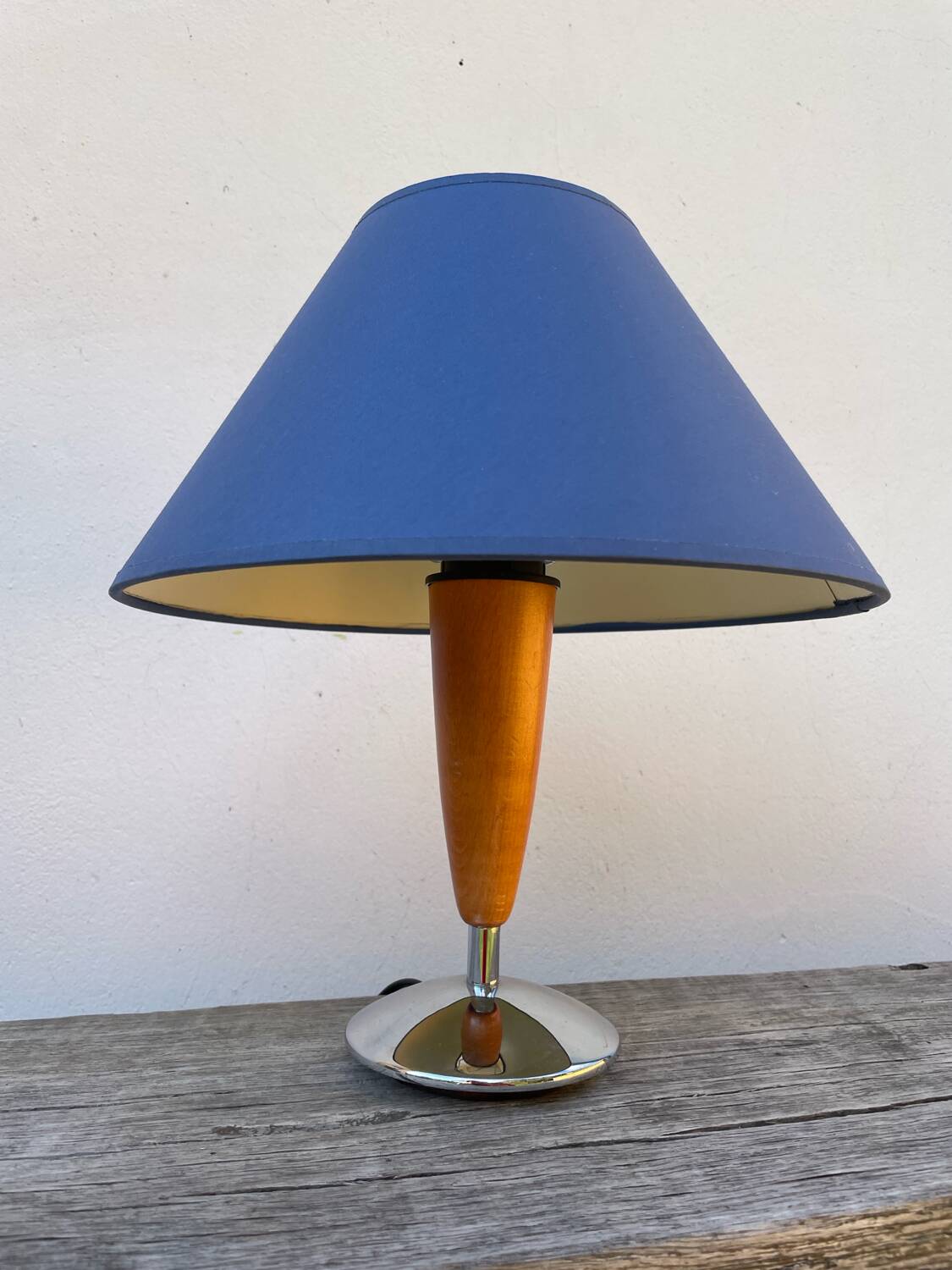 Scandinavian lamp in wood and metal