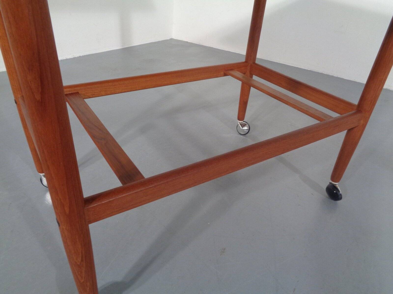 Teak Flip-Flop Expandable Cart with Removable Tray by Grete Jalk for Poul Jeppesens Møbelfabrik, Denmark, 1960s