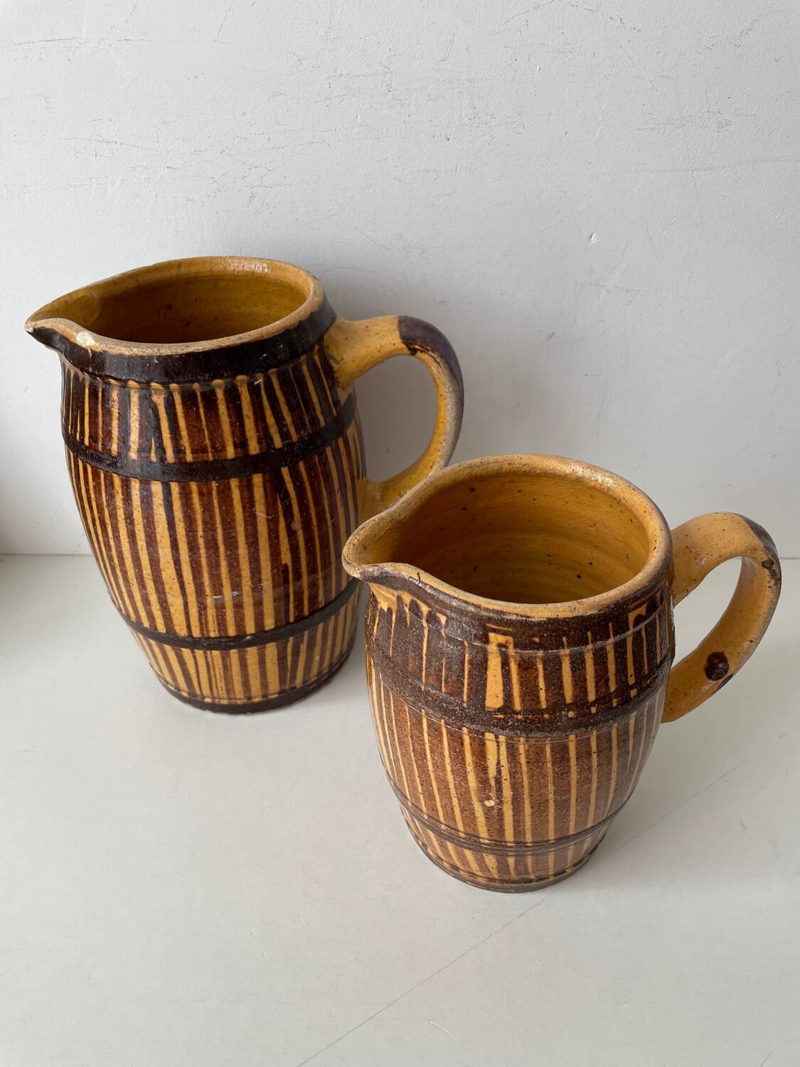 Duo de pichets vieux grès