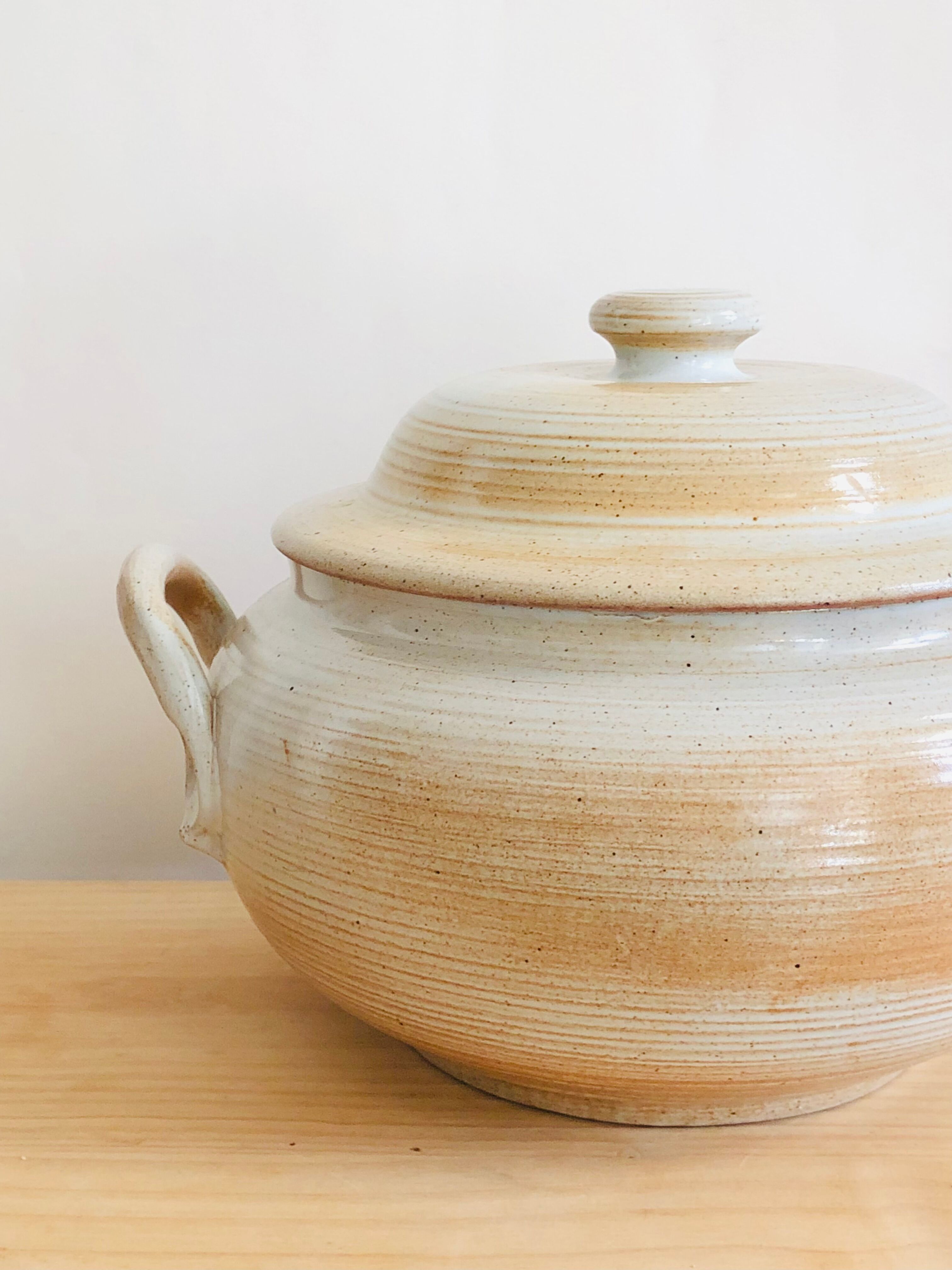 Vintage soup kitchen in Grès du Marais