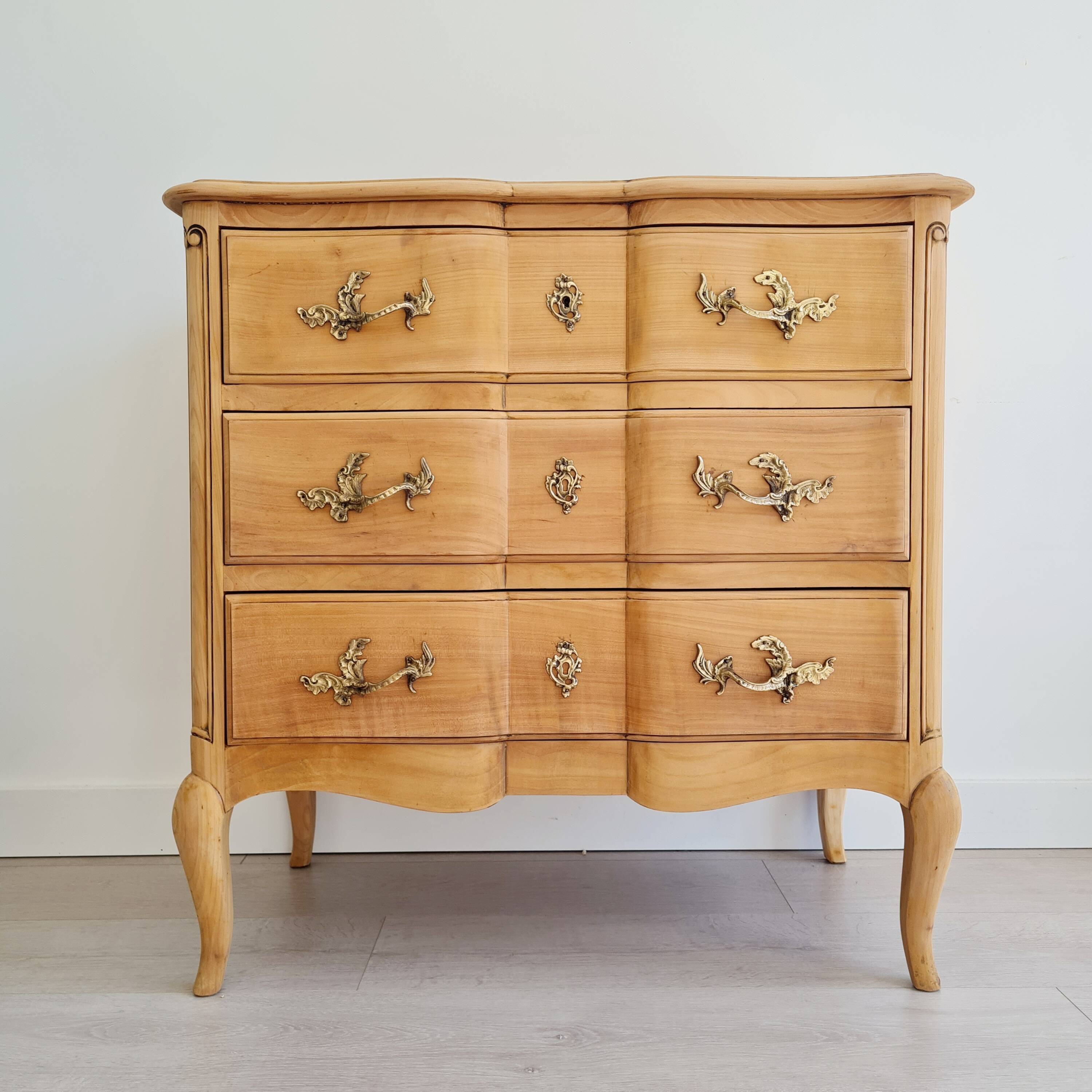 Crossbow chest of drawers in raw wood - 3 drawers - Louis XV style