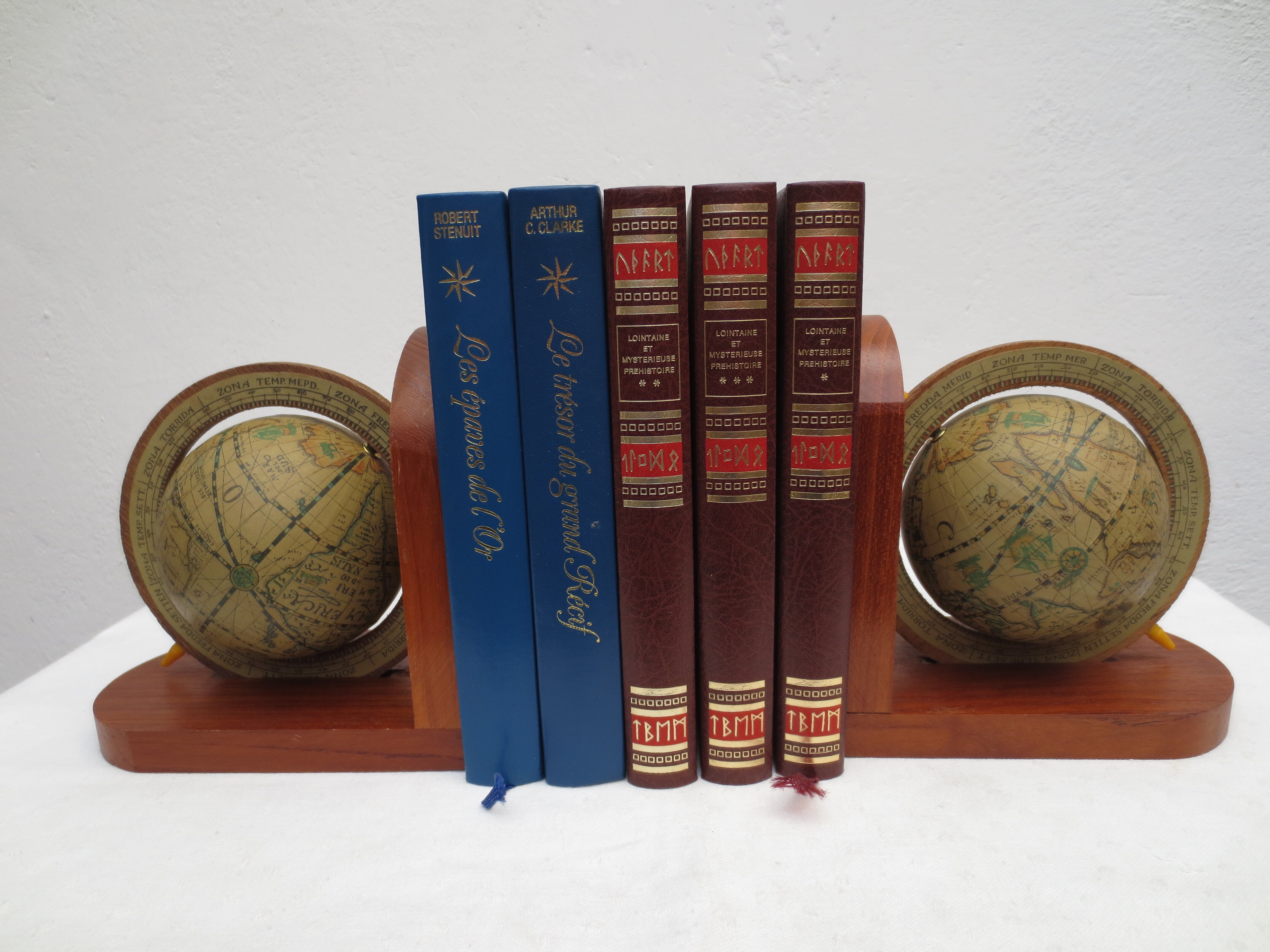 Pair of world bookends