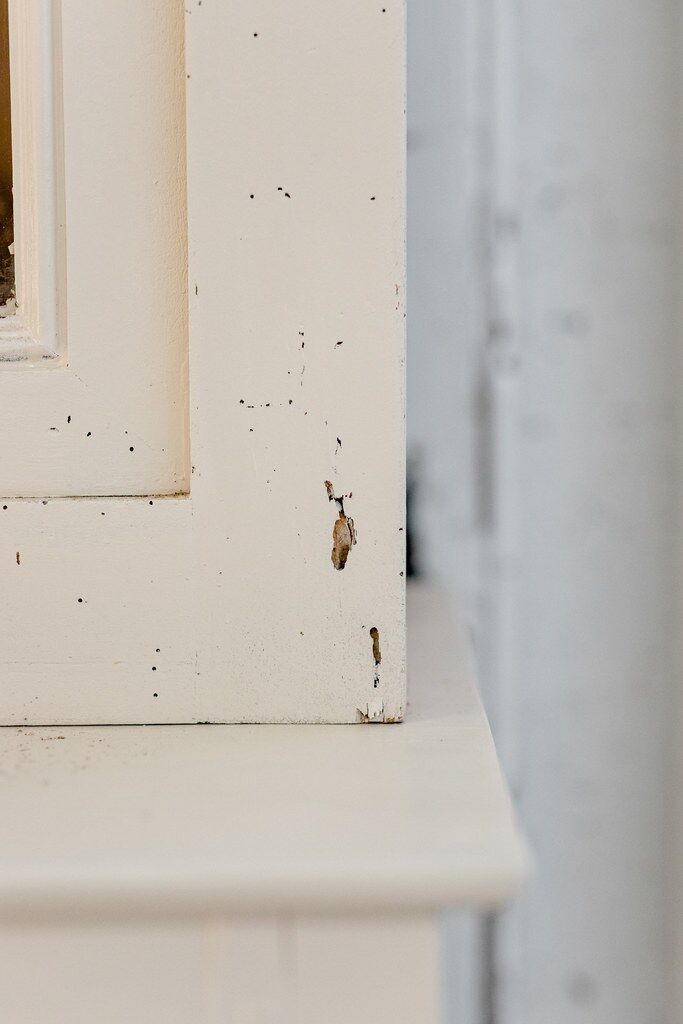 Vintage wooden dresser - linen colors