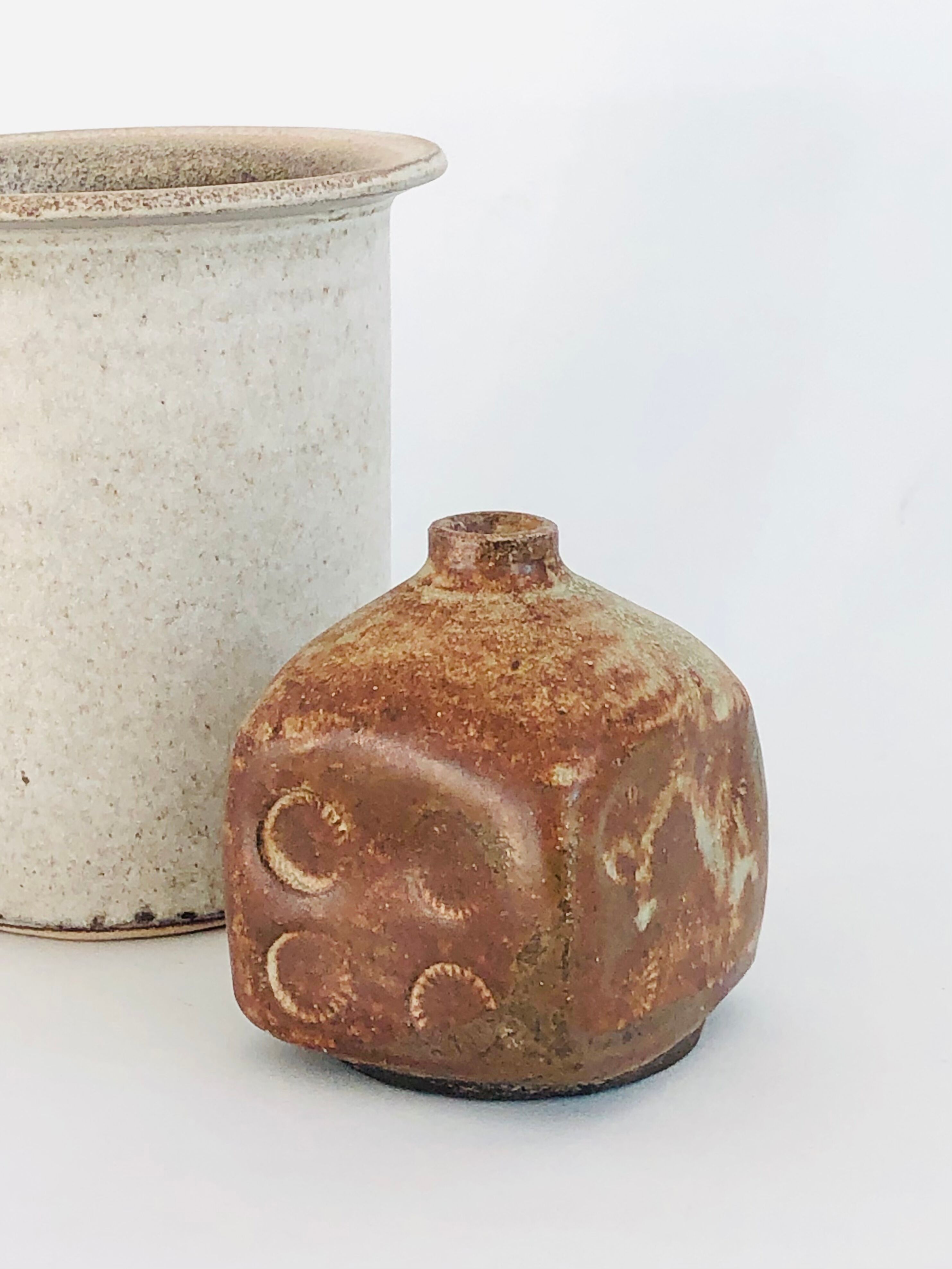 Duo de vases en céramique hollandaise