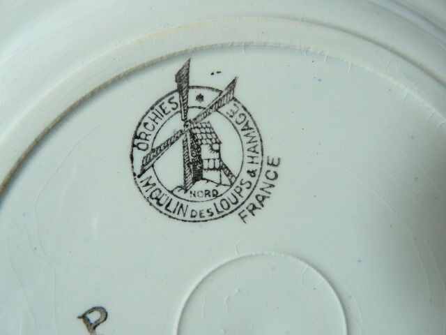Set of 7 flat plates Moulin des Loups and Hamage model Comet