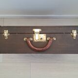 Louis Vuitton suitcase from 1920 in vuittonite