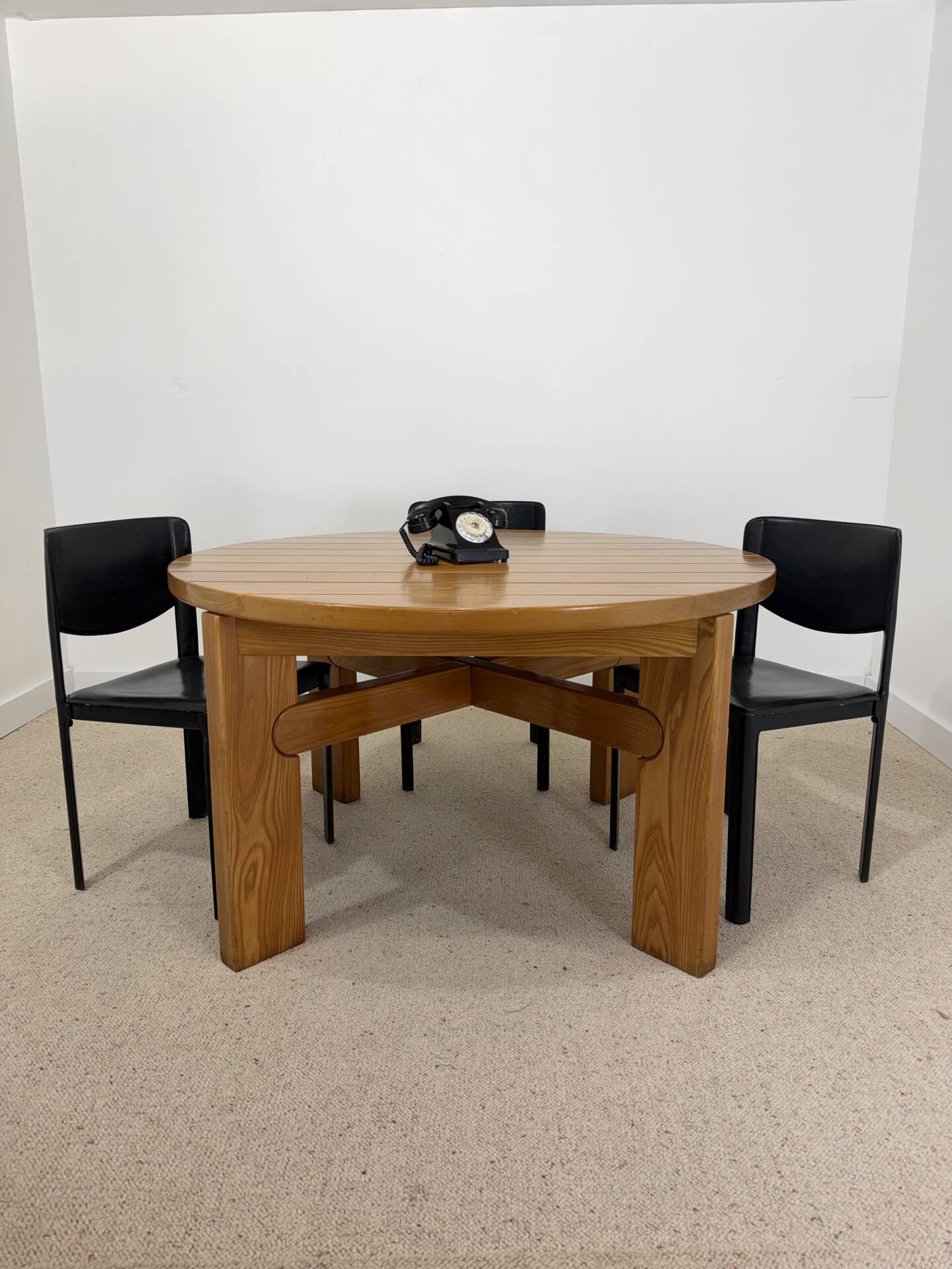 Vintage extendable round table in the spirit of Atelier Chauvin S.A. – 1970s
