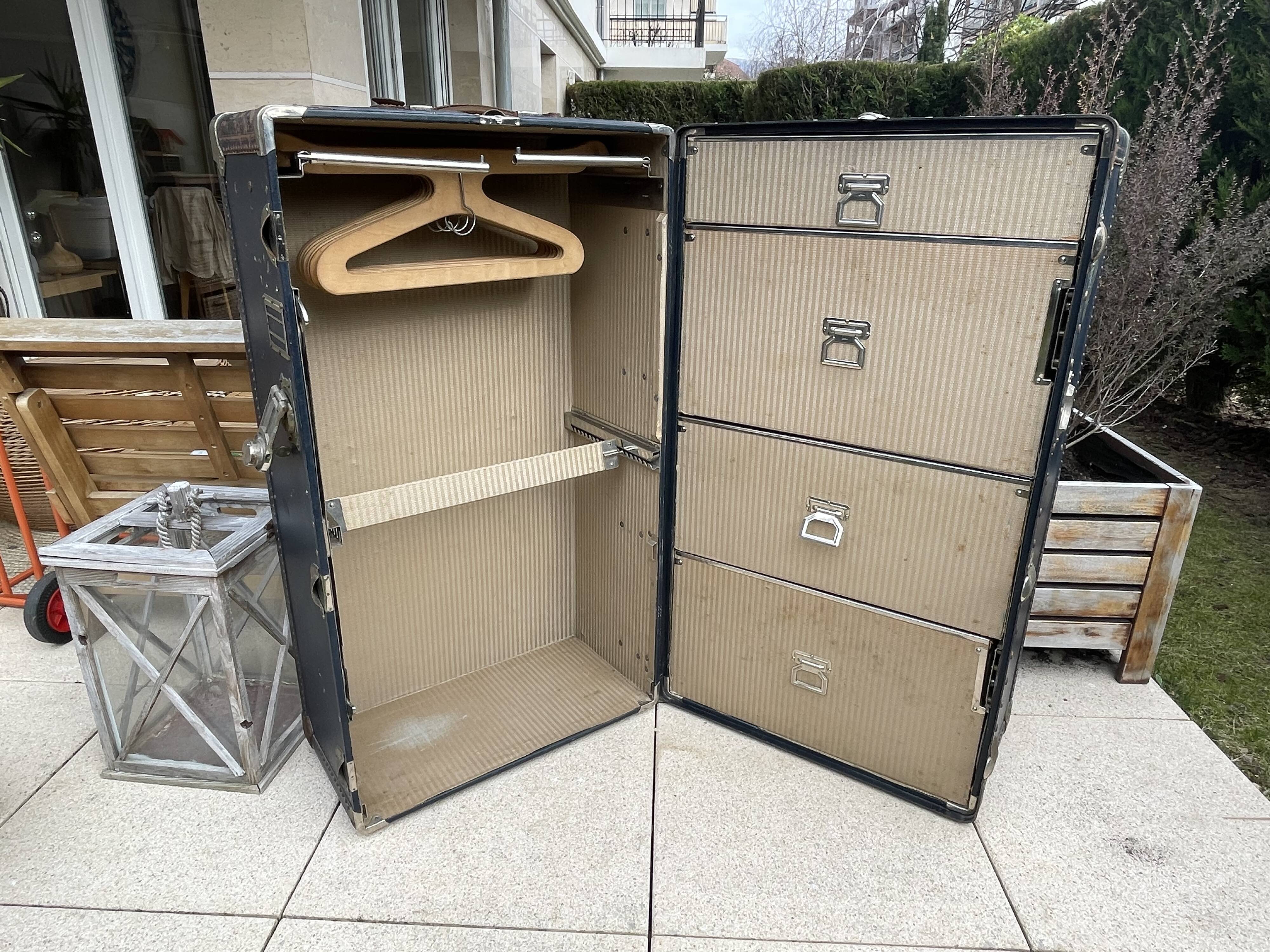 Trunk cabin/Trunk cabinet "Ermett"