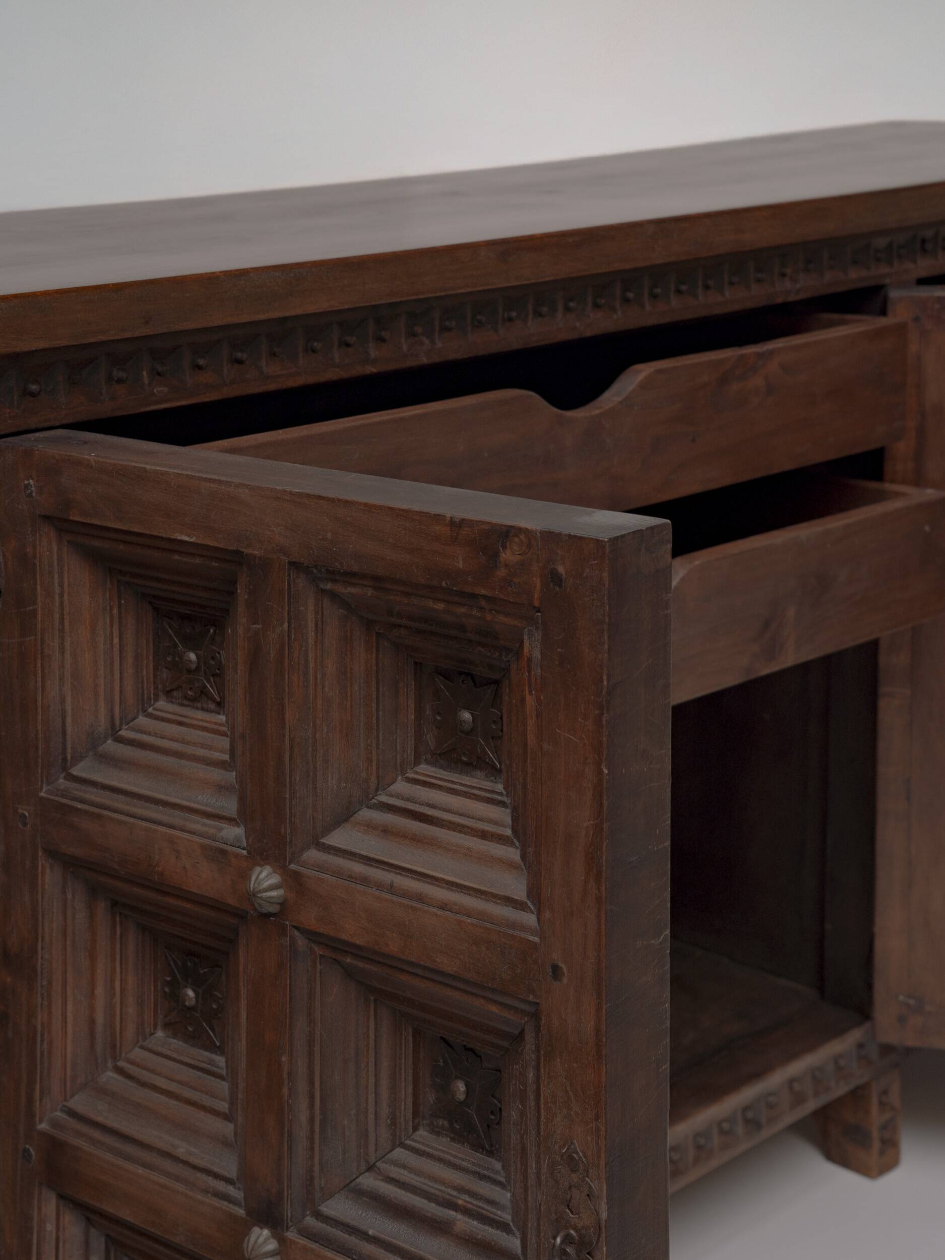 Buffet rustique brutaliste espagnol, années 1960