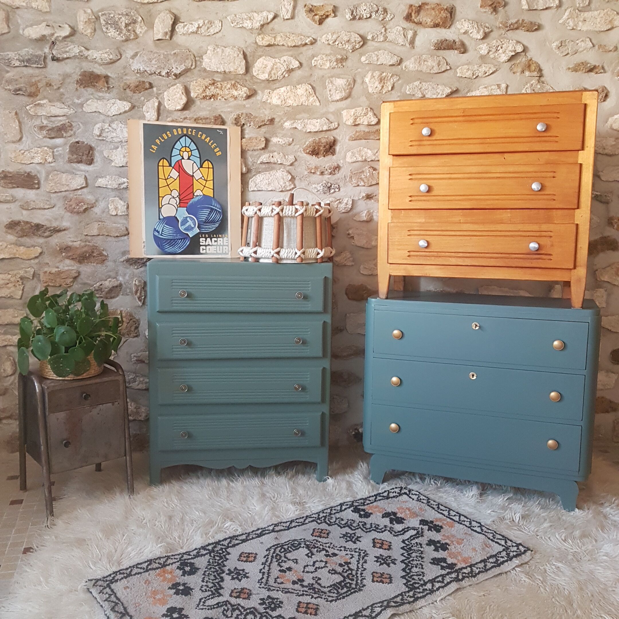 Khaki vintage dresser