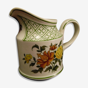 Villeroy porcelain milk pot and Boch Summerday model