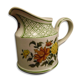 Villeroy porcelain milk pot and Boch Summerday model