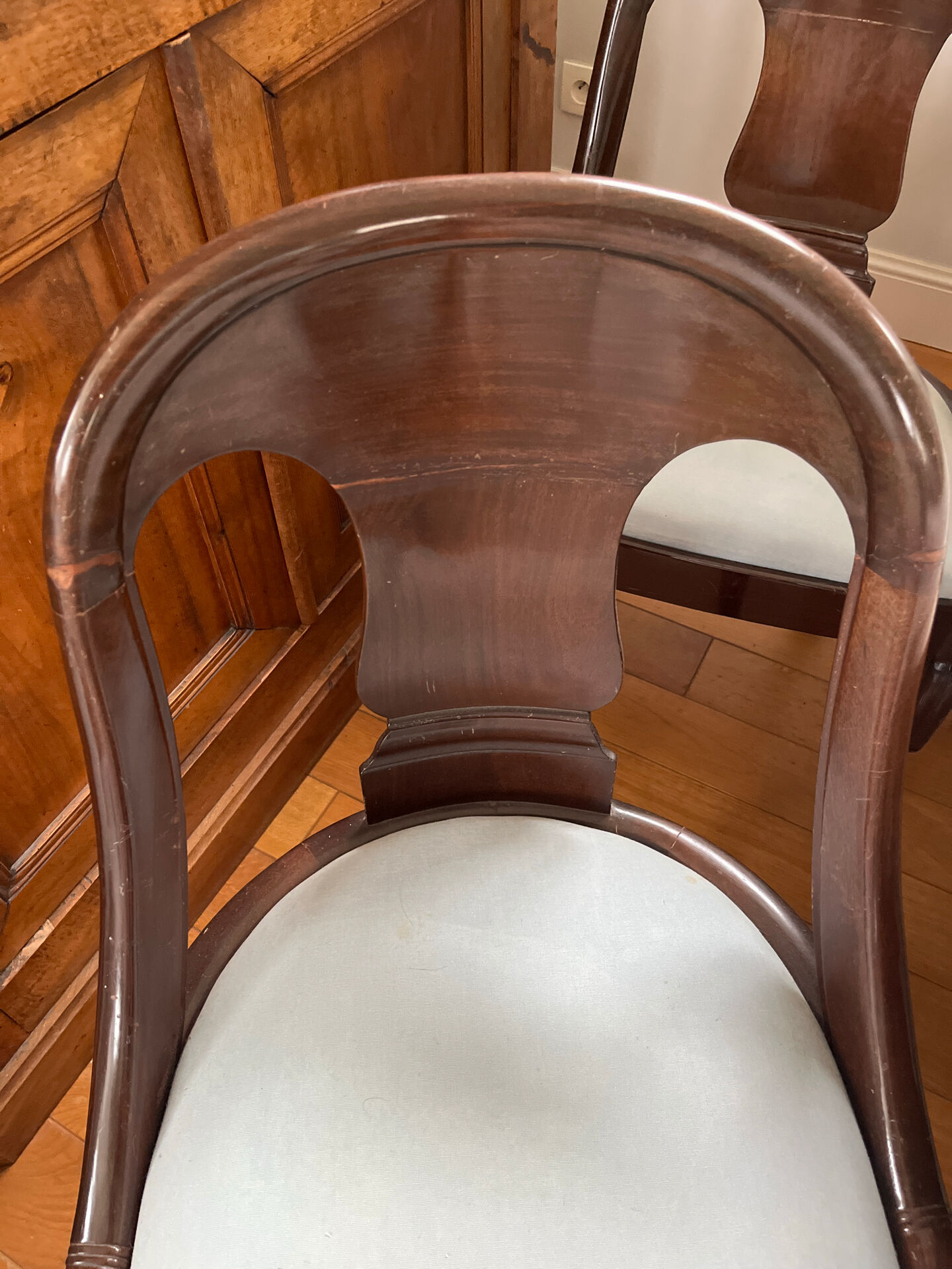 8 solid mahogany chairs