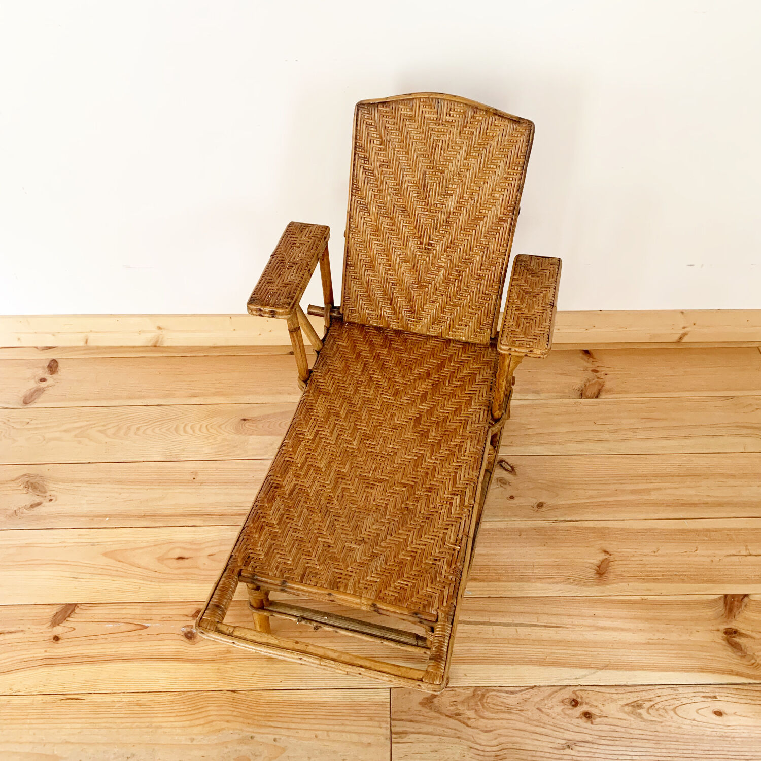 1900 children's lounge chair