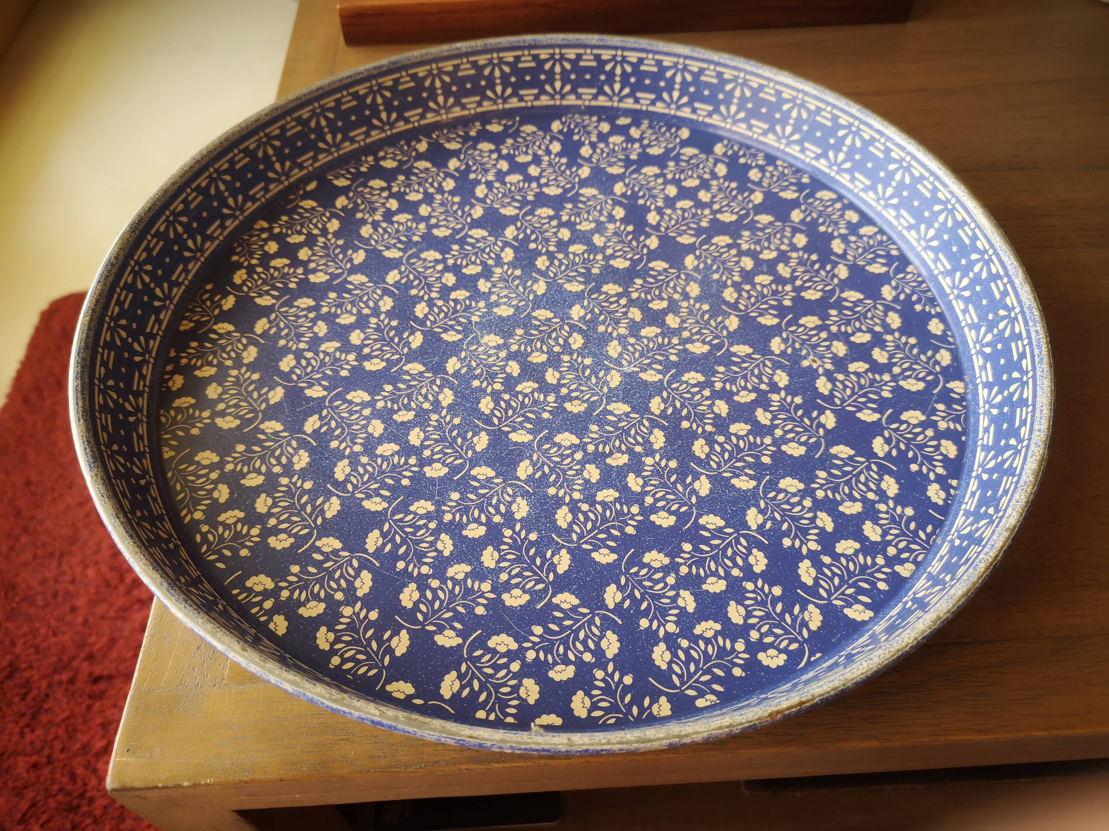 Metal top sprig hunkydory design by juliet glynn smith - 1960s/1970s
