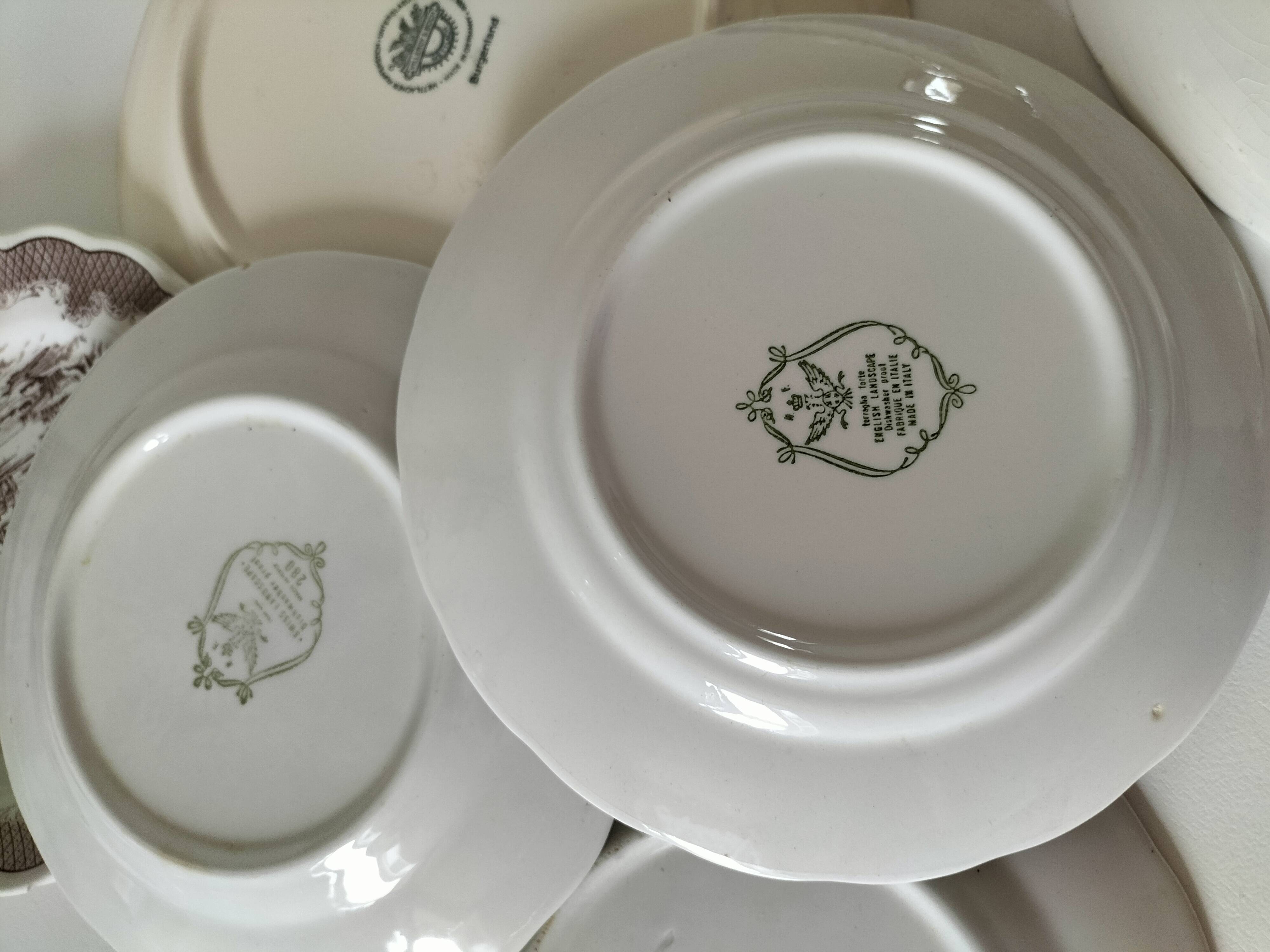 8 old pieces with English decoration – Mismatched collection