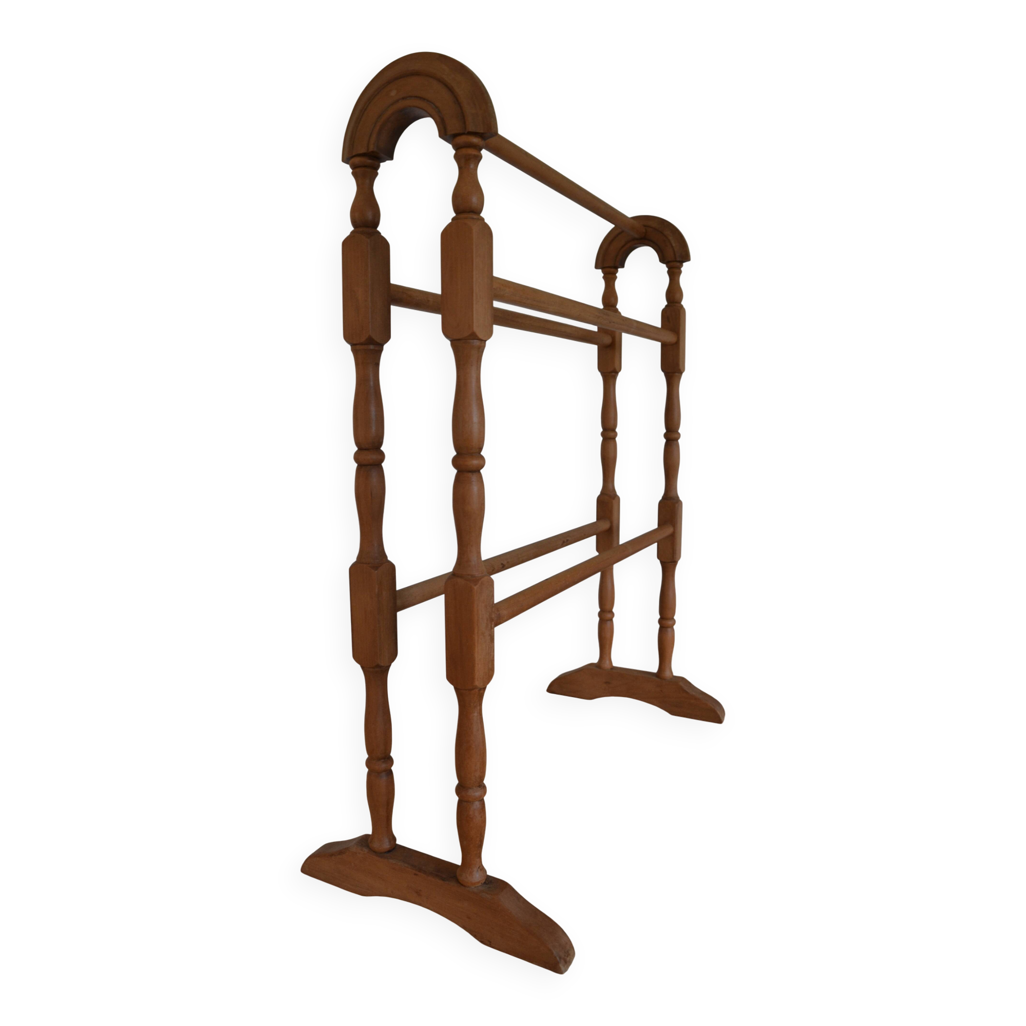 Pine towel rack
