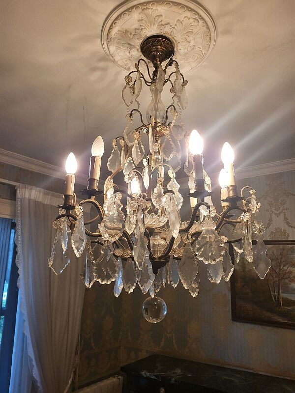 Chandelier with tassels 8 bulbs