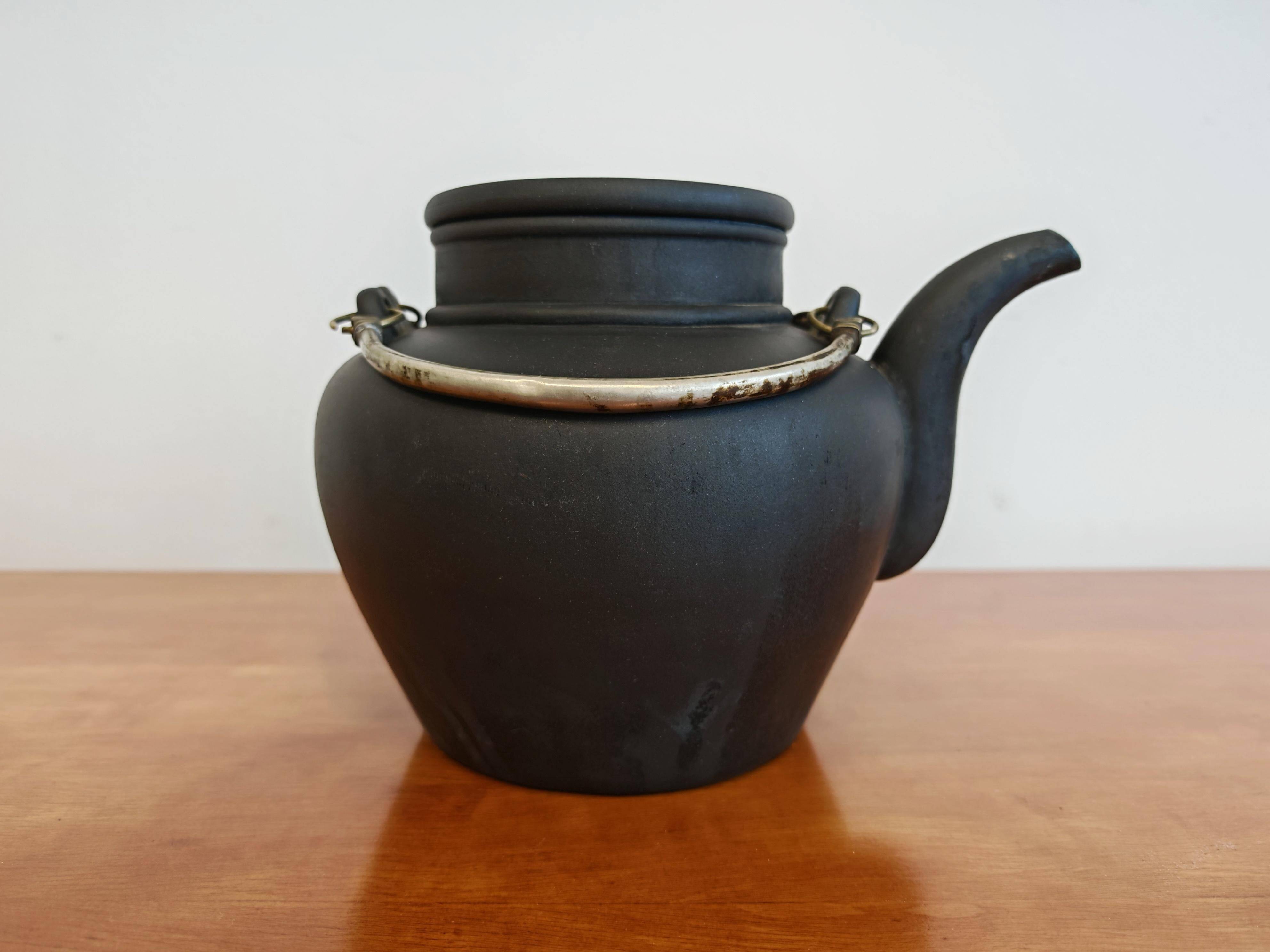 Antique Yixing teapot, Qing Dynasty, 1910s.