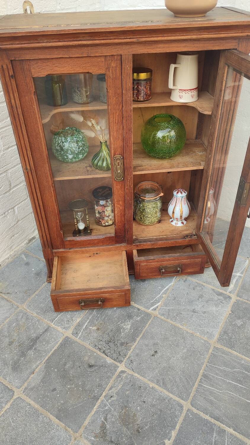 Petite armoire vitrée en chêne