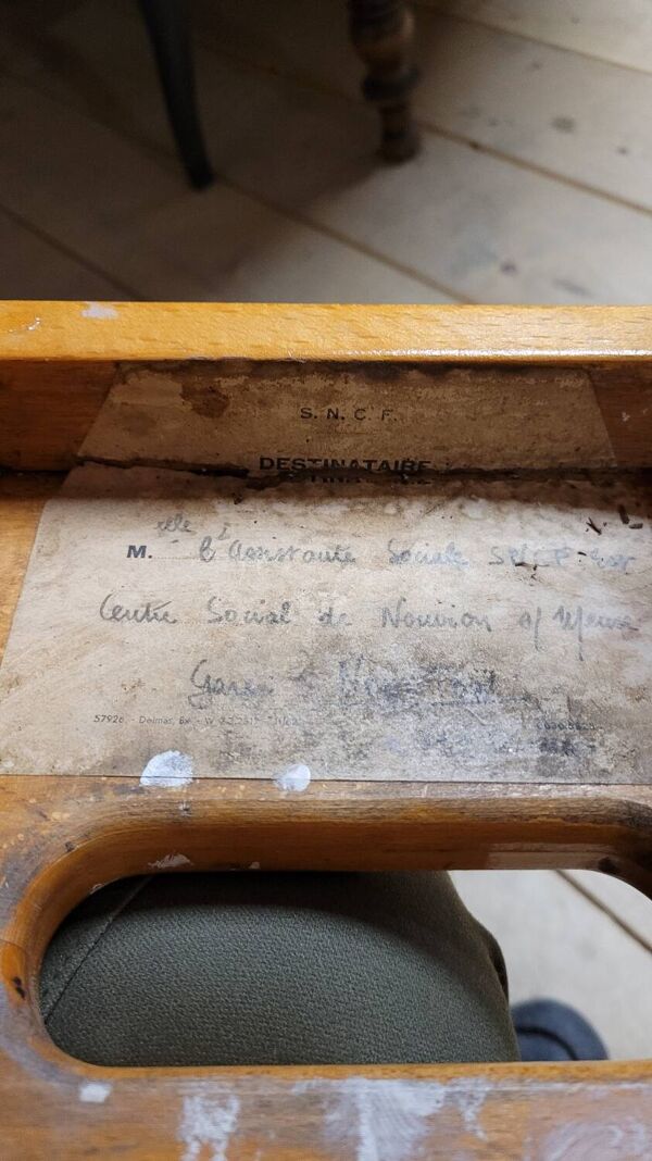 Paire de Tabourets en bois de Gare 1950s