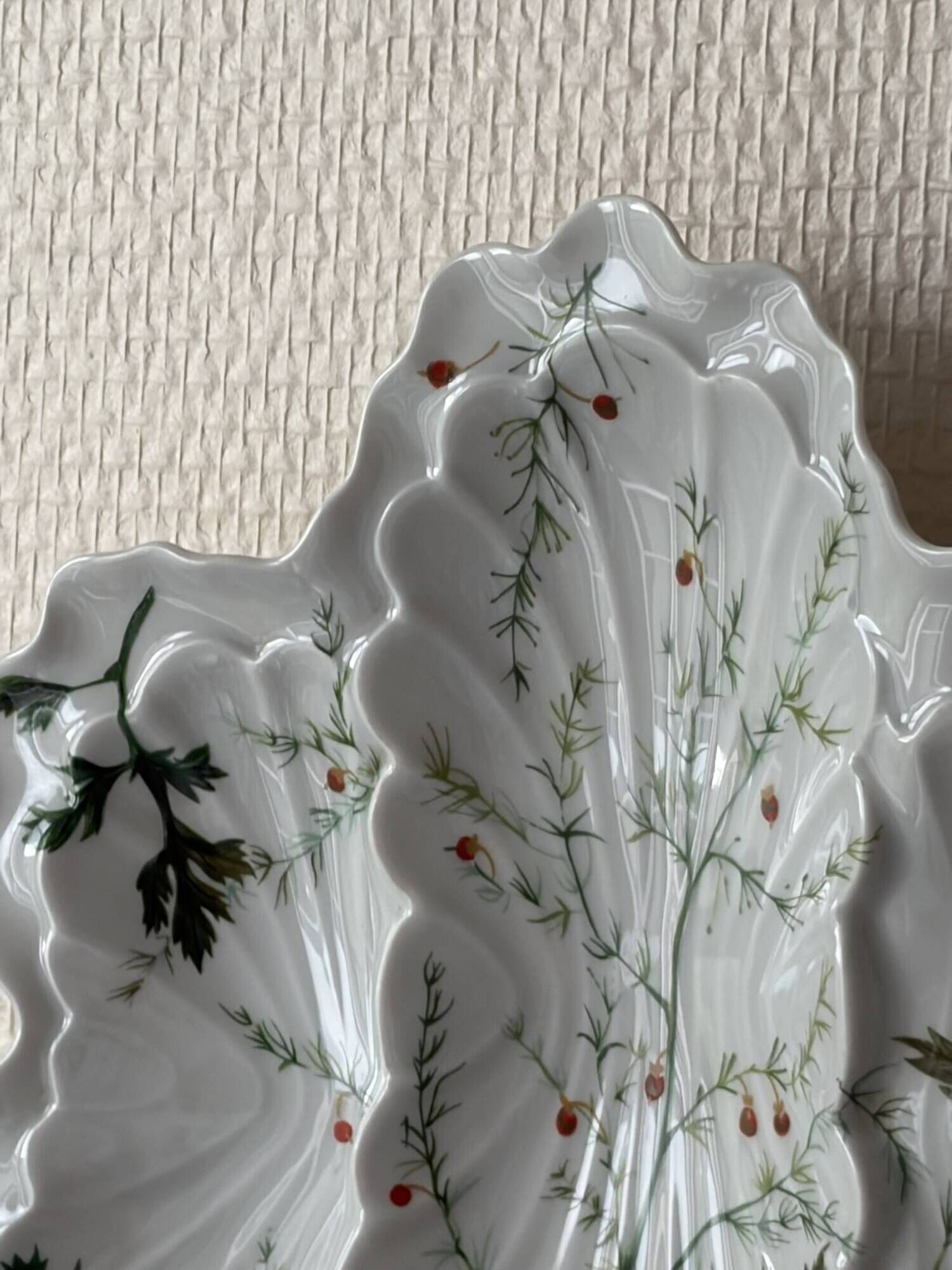 Limoges porcelain oyster plate BH, Art Nouveau botanical decoration.
