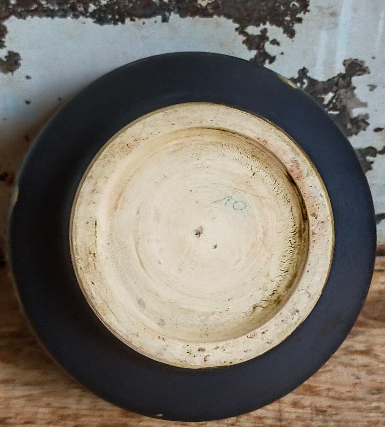 Ceramic pot cover with vintage scarifications 50s