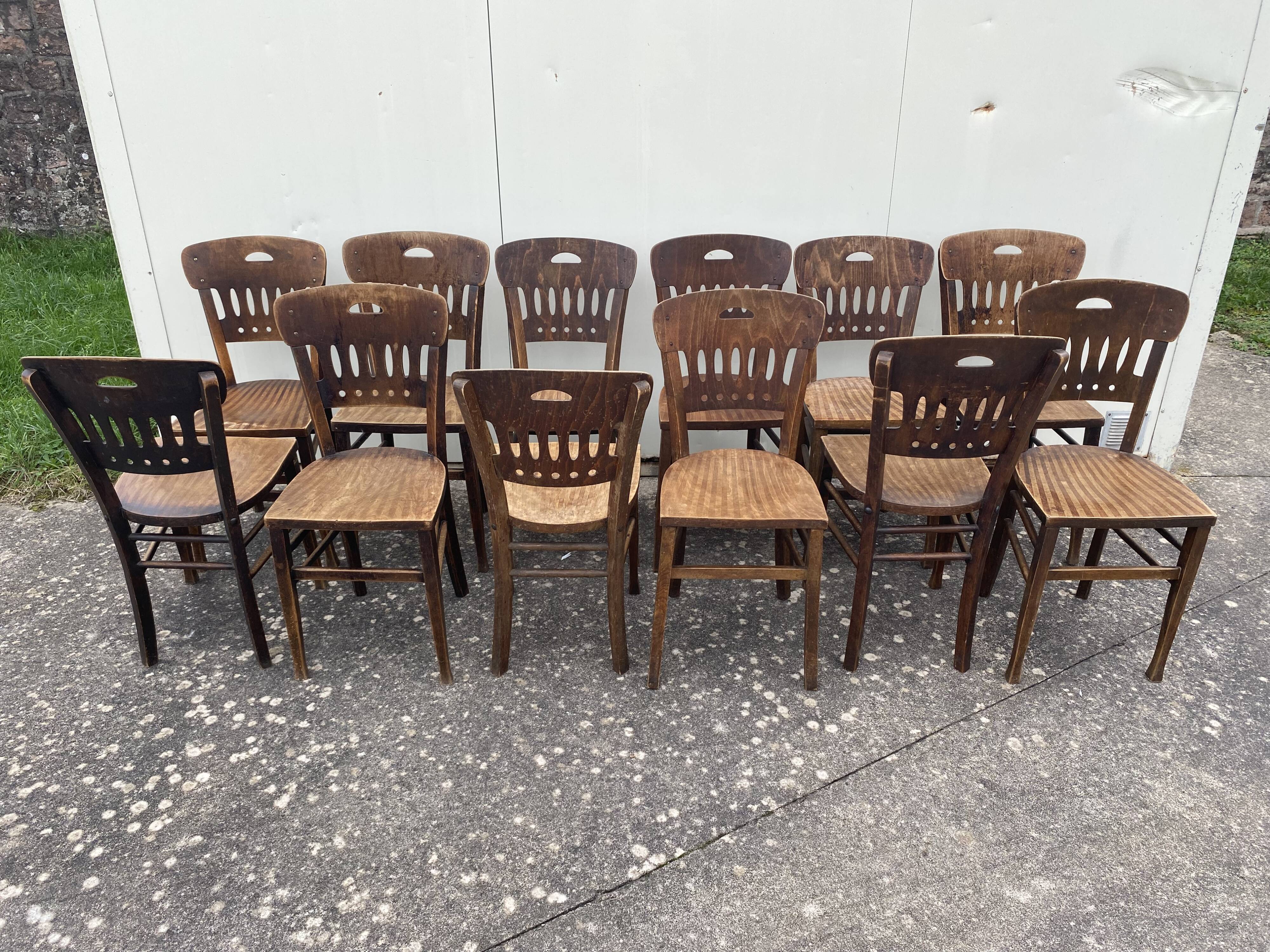 Set de 12 chaises bistrot luterma 1920