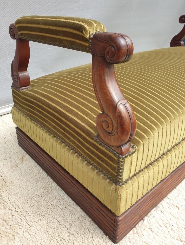 Sofa terminal velvet style Restoration