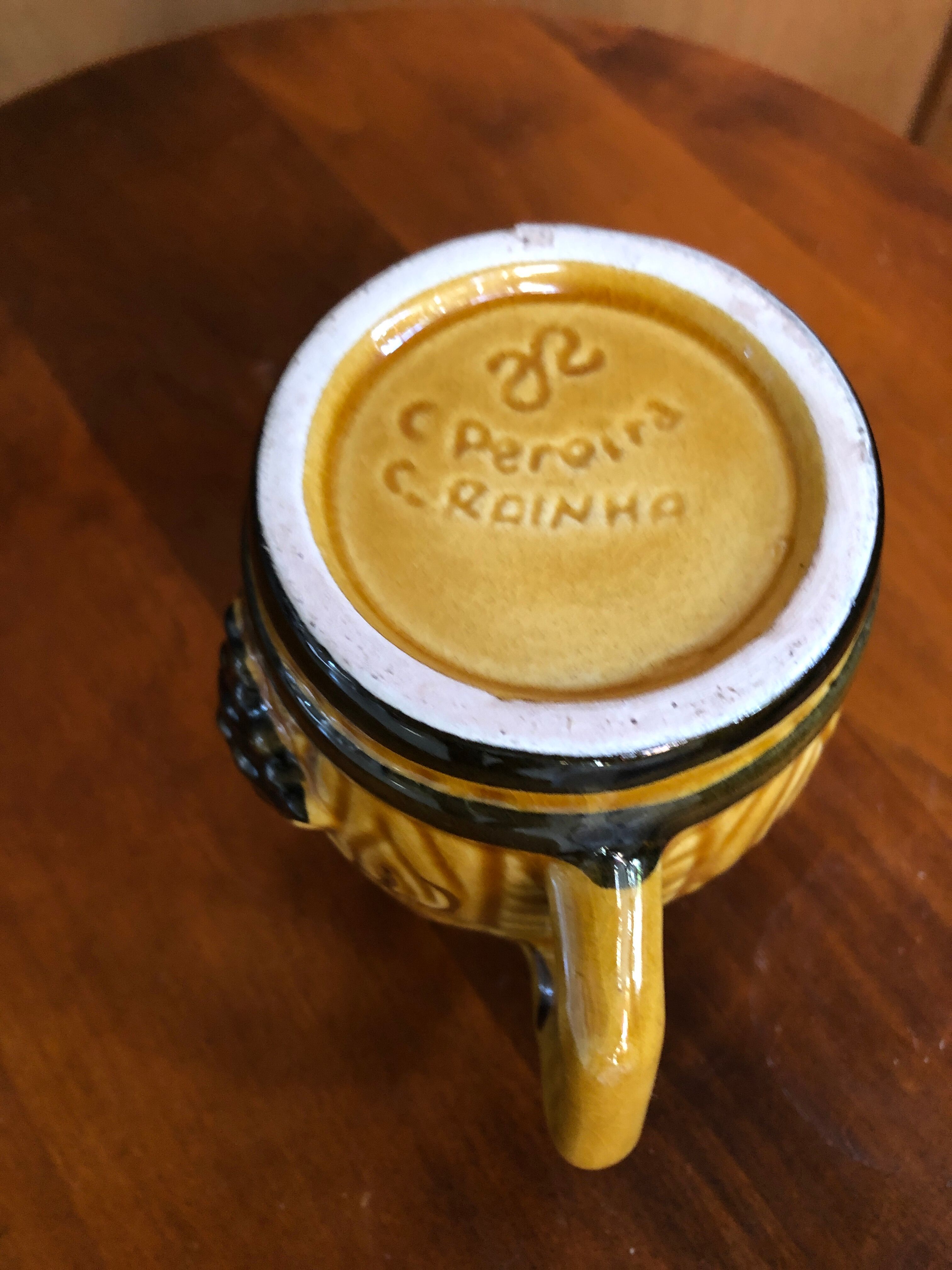 Old pitcher service & 5 ceramic mugs vintage yellow green grape vine decor