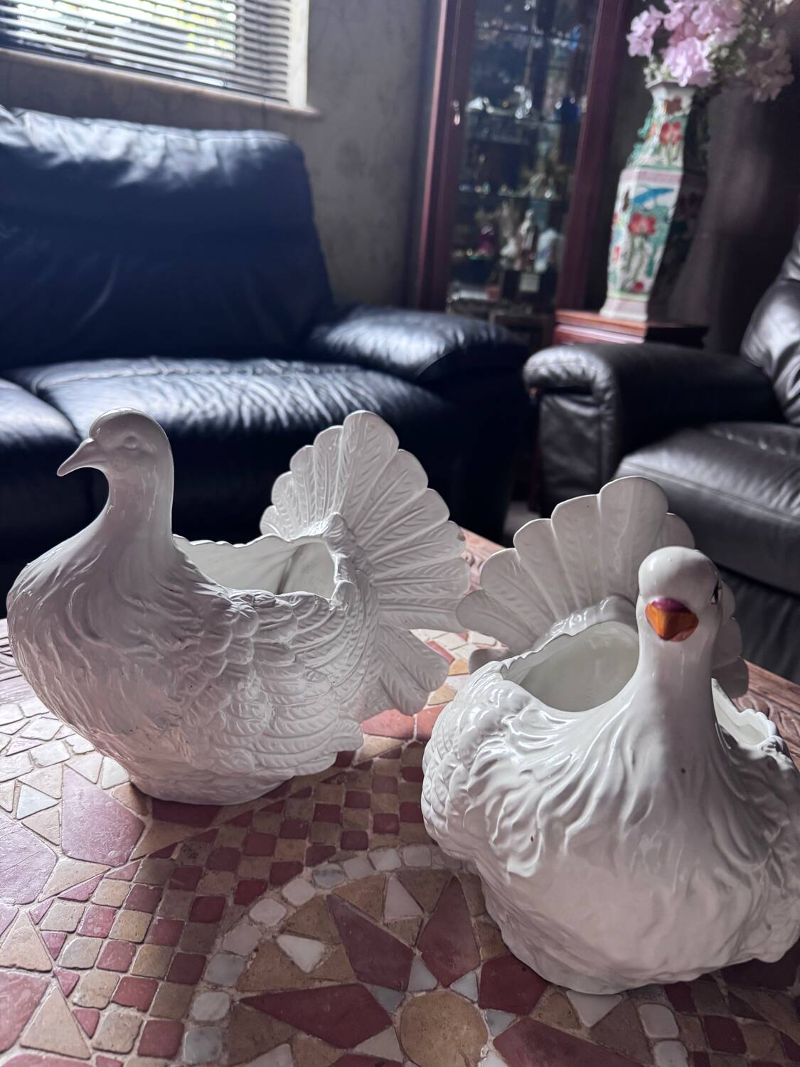 Pair of vintage Regency Italian Dove plant pots