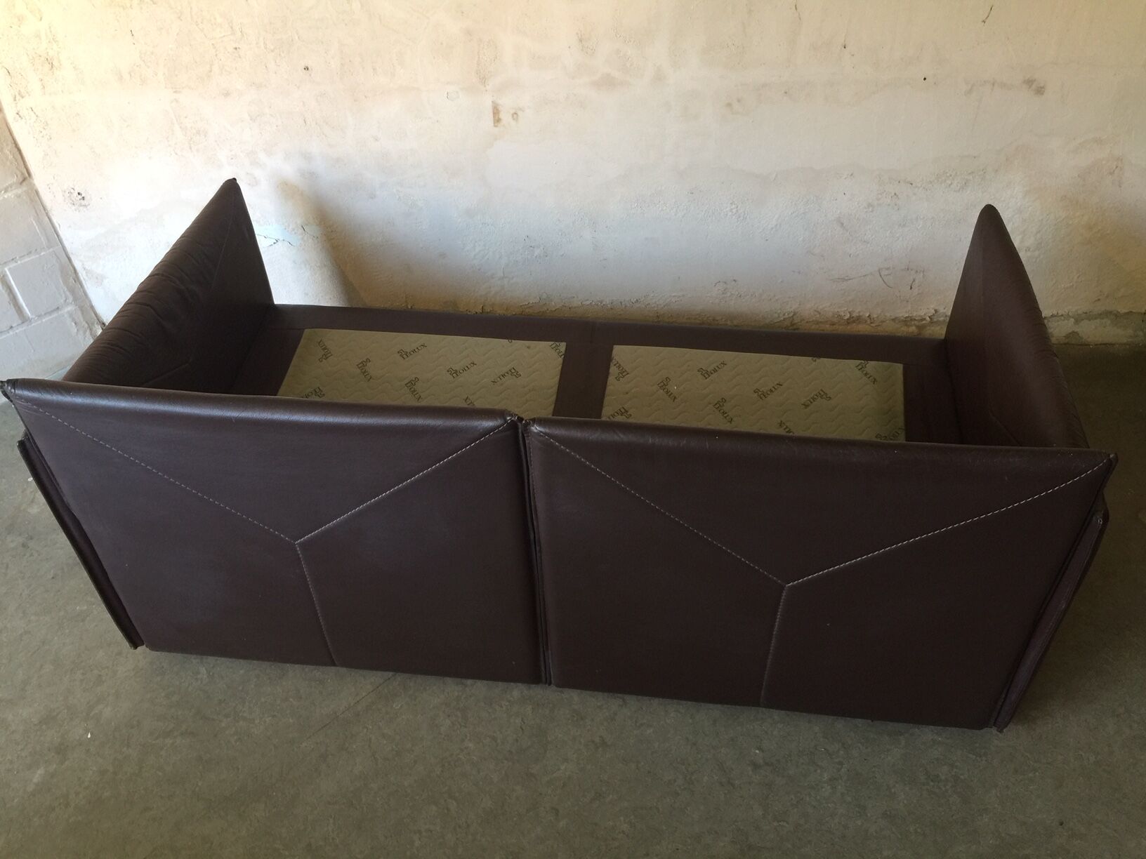 2-seater leather leolux sofa