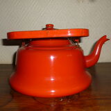 Red kettle