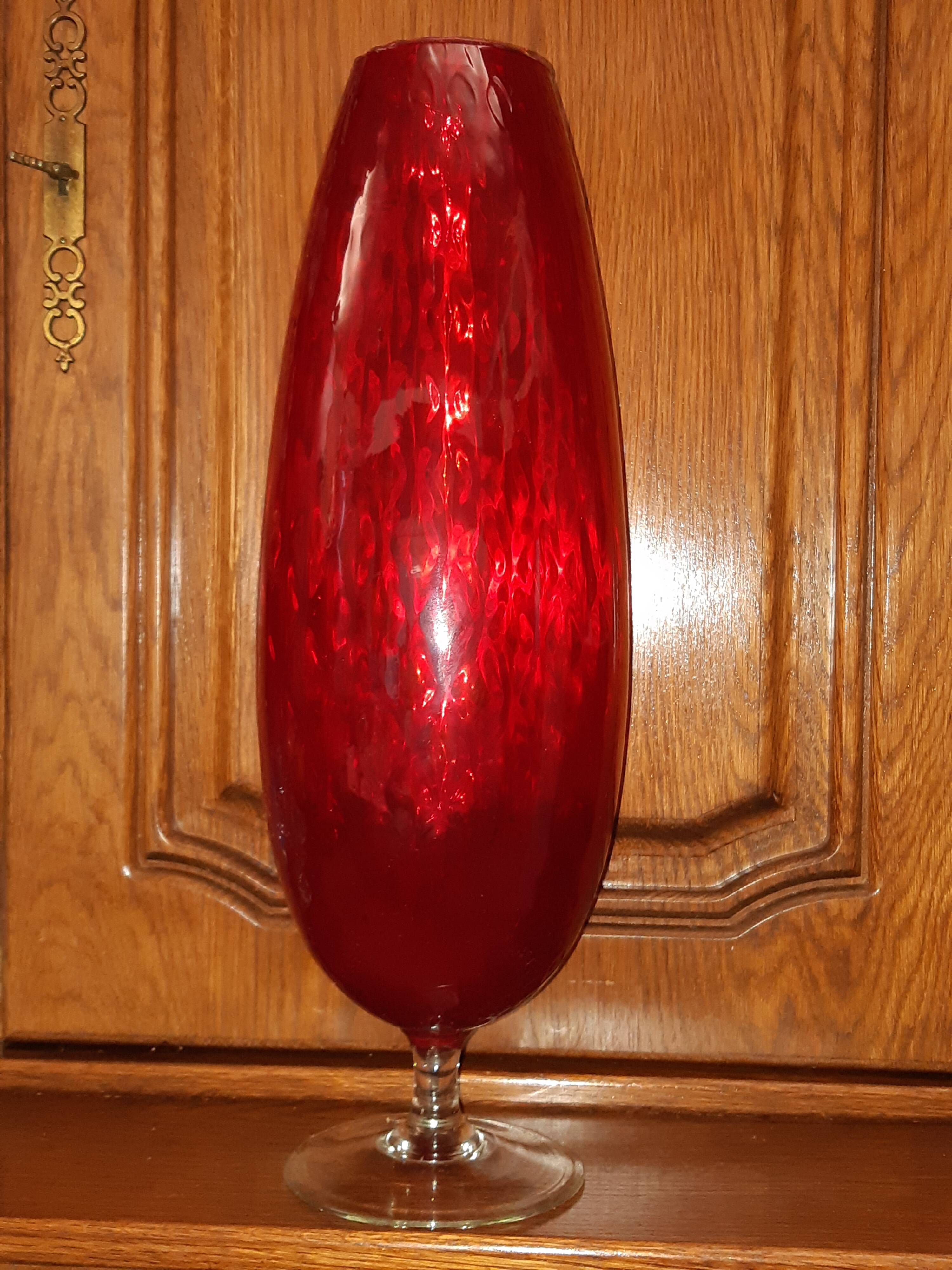 Standing vase in textured blown glass transparent diamond, Italian design of Empoli 1950-60