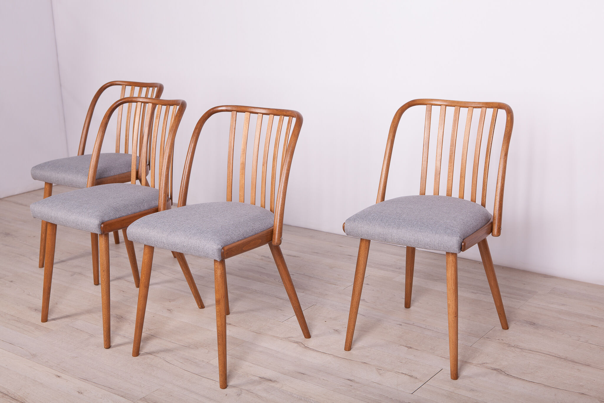 Set of 4 dining chairs by Antonin Suman for Ton, 1960s