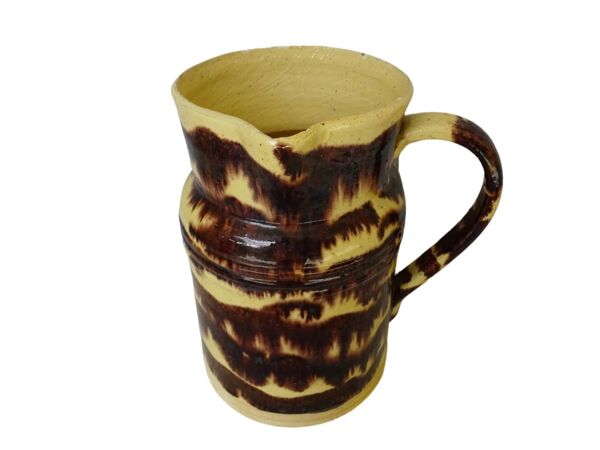 Grand pichet ancien en céramique française de Dieulefit, à glaçure jaune.